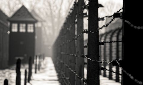 Защо едно младо момче доброволно отива в Аушвиц? 2 https://netnews.bg/wp-content/uploads/2021/01/d0b7d0b0d189d0be-d0b5d0b4d0bdd0be-d0bcd0bbd0b0d0b4d0be-d0bcd0bed0bcd187d0b5-d0b4d0bed0b1d180d0bed0b2d0bed0bbd0bdd0be-d0bed182d0b8d0b2.jpg d0b7d0b0d189d0be d0b5d0b4d0bdd0be d0bcd0bbd0b0d0b4d0be d0bcd0bed0bcd187d0b5 d0b4d0bed0b1d180d0bed0b2d0bed0bbd0bdd0be d0bed182d0b8d0b2 https://netnews.bg/wp-content/uploads/2021/01/d0b7d0b0d189d0be-d0b5d0b4d0bdd0be-d0bcd0bbd0b0d0b4d0be-d0bcd0bed0bcd187d0b5-d0b4d0bed0b1d180d0bed0b2d0bed0bbd0bdd0be-d0bed182d0b8d0b2.jpg