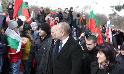 Румен Радев: На Трети март на Шипка заедно ще отдадем почит пред подвига за свободата на България 5 https://netnews.bg/wp-content/uploads/2021/02/d180d183d0bcd0b5d0bd-d180d0b0d0b4d0b5d0b2-d0bdd0b0-d182d180d0b5d182d0b8-d0bcd0b0d180d182-d0bdd0b0-d188d0b8d0bfd0bad0b0-d0b7d0b0d0b5d0b4.jpg d180d183d0bcd0b5d0bd d180d0b0d0b4d0b5d0b2 d0bdd0b0 d182d180d0b5d182d0b8 d0bcd0b0d180d182 d0bdd0b0 d188d0b8d0bfd0bad0b0 d0b7d0b0d0b5d0b4 https://netnews.bg/wp-content/uploads/2021/02/d180d183d0bcd0b5d0bd-d180d0b0d0b4d0b5d0b2-d0bdd0b0-d182d180d0b5d182d0b8-d0bcd0b0d180d182-d0bdd0b0-d188d0b8d0bfd0bad0b0-d0b7d0b0d0b5d0b4.jpg