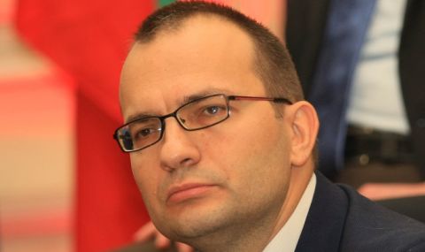 Мартин Димитров: Изоставаме драматично от Румъния, на Ананиев всичко му е наред 2 https://netnews.bg/wp-content/uploads/2021/04/d0bcd0b0d180d182d0b8d0bd-d0b4d0b8d0bcd0b8d182d180d0bed0b2-d0b8d0b7d0bed181d182d0b0d0b2d0b0d0bcd0b5-d0b4d180d0b0d0bcd0b0d182d0b8d187.jpg d0bcd0b0d180d182d0b8d0bd d0b4d0b8d0bcd0b8d182d180d0bed0b2 d0b8d0b7d0bed181d182d0b0d0b2d0b0d0bcd0b5 d0b4d180d0b0d0bcd0b0d182d0b8d187 https://netnews.bg/wp-content/uploads/2021/04/d0bcd0b0d180d182d0b8d0bd-d0b4d0b8d0bcd0b8d182d180d0bed0b2-d0b8d0b7d0bed181d182d0b0d0b2d0b0d0bcd0b5-d0b4d180d0b0d0bcd0b0d182d0b8d187.jpg