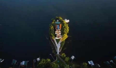 Продава се имение с таен подземен гараж за осем автомобила 6 https://netnews.bg/wp-content/uploads/2021/06/d0bfd180d0bed0b4d0b0d0b2d0b0-d181d0b5-d0b8d0bcd0b5d0bdd0b8d0b5-d181-d182d0b0d0b5d0bd-d0bfd0bed0b4d0b7d0b5d0bcd0b5d0bd-d0b3d0b0d180d0b0.jpg d0bfd180d0bed0b4d0b0d0b2d0b0 d181d0b5 d0b8d0bcd0b5d0bdd0b8d0b5 d181 d182d0b0d0b5d0bd d0bfd0bed0b4d0b7d0b5d0bcd0b5d0bd d0b3d0b0d180d0b0 https://netnews.bg/wp-content/uploads/2021/06/d0bfd180d0bed0b4d0b0d0b2d0b0-d181d0b5-d0b8d0bcd0b5d0bdd0b8d0b5-d181-d182d0b0d0b5d0bd-d0bfd0bed0b4d0b7d0b5d0bcd0b5d0bd-d0b3d0b0d180d0b0.jpg
