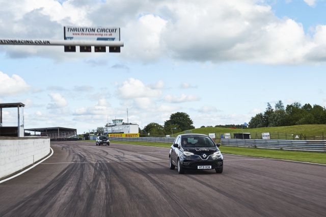 Renault Zoe измина над 760 км с едно зареждане благодарение на специални гуми 3 https://netnews.bg/wp-content/uploads/2021/06/renault-zoe-d0b8d0b7d0bcd0b8d0bdd0b0-d0bdd0b0d0b4-760-d0bad0bc-d181-d0b5d0b4d0bdd0be-d0b7d0b0d180d0b5d0b6d0b4d0b0d0bdd0b5-d0b1d0bbd0b0d0b3.jpg renault zoe d0b8d0b7d0bcd0b8d0bdd0b0 d0bdd0b0d0b4 760 d0bad0bc d181 d0b5d0b4d0bdd0be d0b7d0b0d180d0b5d0b6d0b4d0b0d0bdd0b5 d0b1d0bbd0b0d0b3 1 https://netnews.bg/wp-content/uploads/2021/06/renault-zoe-d0b8d0b7d0bcd0b8d0bdd0b0-d0bdd0b0d0b4-760-d0bad0bc-d181-d0b5d0b4d0bdd0be-d0b7d0b0d180d0b5d0b6d0b4d0b0d0bdd0b5-d0b1d0bbd0b0d0b3.jpg