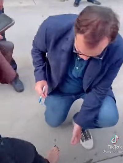 Блогърка превърна в сензация автограф на Тарантино 3 https://netnews.bg/wp-content/uploads/2021/07/d0b1d0bbd0bed0b3d18ad180d0bad0b0-d0bfd180d0b5d0b2d18ad180d0bdd0b0-d0b2-d181d0b5d0bdd0b7d0b0d186d0b8d18f-d0b0d0b2d182d0bed0b3d180d0b0.jpg d0b1d0bbd0bed0b3d18ad180d0bad0b0 d0bfd180d0b5d0b2d18ad180d0bdd0b0 d0b2 d181d0b5d0bdd0b7d0b0d186d0b8d18f d0b0d0b2d182d0bed0b3d180d0b0 1 https://netnews.bg/wp-content/uploads/2021/07/d0b1d0bbd0bed0b3d18ad180d0bad0b0-d0bfd180d0b5d0b2d18ad180d0bdd0b0-d0b2-d181d0b5d0bdd0b7d0b0d186d0b8d18f-d0b0d0b2d182d0bed0b3d180d0b0.jpg