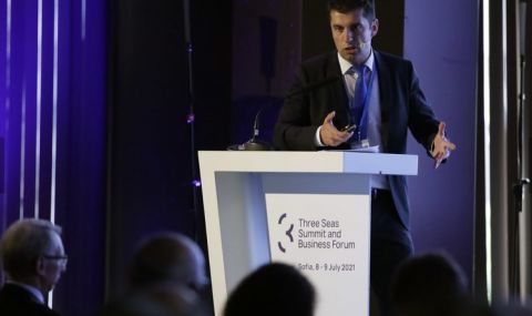 Кирил Петков: Предлагаме да отворим специален иновационен фонд в рамките на „Три морета" 5 https://netnews.bg/wp-content/uploads/2021/07/d0bad0b8d180d0b8d0bb-d0bfd0b5d182d0bad0bed0b2-d0bfd180d0b5d0b4d0bbd0b0d0b3d0b0d0bcd0b5-d0b4d0b0-d0bed182d0b2d0bed180d0b8d0bc-d181d0bf.jpg d0bad0b8d180d0b8d0bb d0bfd0b5d182d0bad0bed0b2 d0bfd180d0b5d0b4d0bbd0b0d0b3d0b0d0bcd0b5 d0b4d0b0 d0bed182d0b2d0bed180d0b8d0bc d181d0bf https://netnews.bg/wp-content/uploads/2021/07/d0bad0b8d180d0b8d0bb-d0bfd0b5d182d0bad0bed0b2-d0bfd180d0b5d0b4d0bbd0b0d0b3d0b0d0bcd0b5-d0b4d0b0-d0bed182d0b2d0bed180d0b8d0bc-d181d0bf.jpg