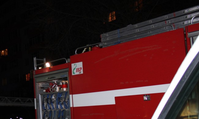 Мъж почина след опит да загаси пожар в дома си в Дулово 1 https://netnews.bg/wp-content/uploads/2022/01/d0bcd18ad0b6-d0bfd0bed187d0b8d0bdd0b0-d181d0bbd0b5d0b4-d0bed0bfd0b8d182-d0b4d0b0-d0b7d0b0d0b3d0b0d181d0b8-d0bfd0bed0b6d0b0d180-d0b2-d0b4.jpg d0bcd18ad0b6 d0bfd0bed187d0b8d0bdd0b0 d181d0bbd0b5d0b4 d0bed0bfd0b8d182 d0b4d0b0 d0b7d0b0d0b3d0b0d181d0b8 d0bfd0bed0b6d0b0d180 d0b2 d0b4 https://netnews.bg/wp-content/uploads/2022/01/d0bcd18ad0b6-d0bfd0bed187d0b8d0bdd0b0-d181d0bbd0b5d0b4-d0bed0bfd0b8d182-d0b4d0b0-d0b7d0b0d0b3d0b0d181d0b8-d0bfd0bed0b6d0b0d180-d0b2-d0b4.jpg