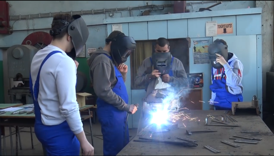 Млад заварчик 1 https://netnews.bg/wp-content/uploads/2022/02/Млад-заварчик-1.png