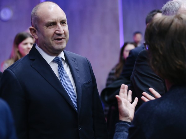 Радев: Правителството прави всичко възможно да гарантира здравето на моряците от "Царевна" 6 https://netnews.bg/wp-content/uploads/2022/04/d180d0b0d0b4d0b5d0b2-d0bfd180d0b0d0b2d0b8d182d0b5d0bbd181d182d0b2d0bed182d0be-d0bfd180d0b0d0b2d0b8-d0b2d181d0b8d187d0bad0be-d0b2d18a.jpg d180d0b0d0b4d0b5d0b2 d0bfd180d0b0d0b2d0b8d182d0b5d0bbd181d182d0b2d0bed182d0be d0bfd180d0b0d0b2d0b8 d0b2d181d0b8d187d0bad0be d0b2d18a https://netnews.bg/wp-content/uploads/2022/04/d180d0b0d0b4d0b5d0b2-d0bfd180d0b0d0b2d0b8d182d0b5d0bbd181d182d0b2d0bed182d0be-d0bfd180d0b0d0b2d0b8-d0b2d181d0b8d187d0bad0be-d0b2d18a.jpg