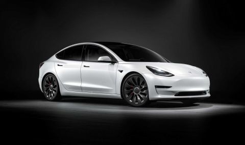 Tesla ще трябва да поправи над 1 милион автомобила