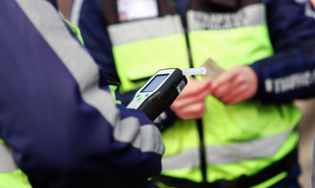 МВР спипа за ден 13 пияни и 17 дрогирани шофьори 5 https://netnews.bg/wp-content/uploads/2023/02/d0bcd0b2d180-d181d0bfd0b8d0bfd0b0-d0b7d0b0-d0b4d0b5d0bd-13-d0bfd0b8d18fd0bdd0b8-d0b8-17-d0b4d180d0bed0b3d0b8d180d0b0d0bdd0b8-d188d0bed184.jpg d0bcd0b2d180 d181d0bfd0b8d0bfd0b0 d0b7d0b0 d0b4d0b5d0bd 13 d0bfd0b8d18fd0bdd0b8 d0b8 17 d0b4d180d0bed0b3d0b8d180d0b0d0bdd0b8 d188d0bed184 https://netnews.bg/wp-content/uploads/2023/02/d0bcd0b2d180-d181d0bfd0b8d0bfd0b0-d0b7d0b0-d0b4d0b5d0bd-13-d0bfd0b8d18fd0bdd0b8-d0b8-17-d0b4d180d0bed0b3d0b8d180d0b0d0bdd0b8-d188d0bed184.jpg