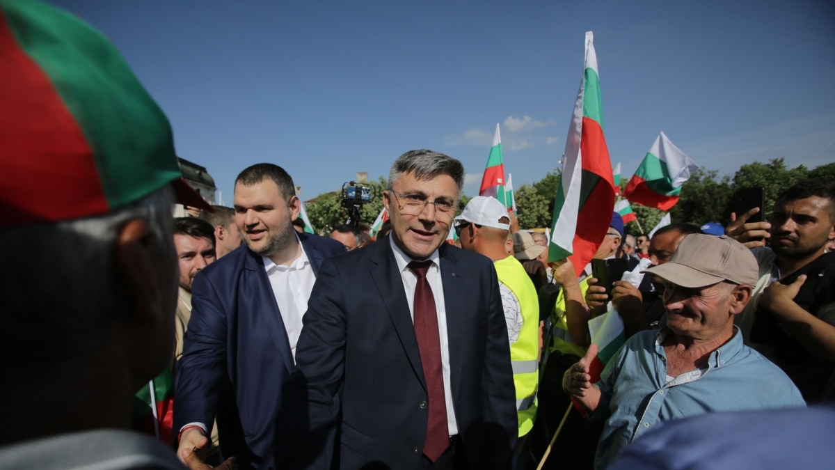 Пеевски отново е водач на листи на ДПС. Карадайъ води в Кърджали и Шумен, Цонев е начело в Търново 1 https://netnews.bg/wp-content/uploads/2023/02/d0bfd0b5d0b5d0b2d181d0bad0b8-d0bed182d0bdd0bed0b2d0be-d0b5-d0b2d0bed0b4d0b0d187-d0bdd0b0-d0bbd0b8d181d182d0b8-d0bdd0b0-d0b4d0bfd181-2.jpg d0bfd0b5d0b5d0b2d181d0bad0b8 d0bed182d0bdd0bed0b2d0be d0b5 d0b2d0bed0b4d0b0d187 d0bdd0b0 d0bbd0b8d181d182d0b8 d0bdd0b0 d0b4d0bfd181 2 https://netnews.bg/wp-content/uploads/2023/02/d0bfd0b5d0b5d0b2d181d0bad0b8-d0bed182d0bdd0bed0b2d0be-d0b5-d0b2d0bed0b4d0b0d187-d0bdd0b0-d0bbd0b8d181d182d0b8-d0bdd0b0-d0b4d0bfd181-2.jpg
