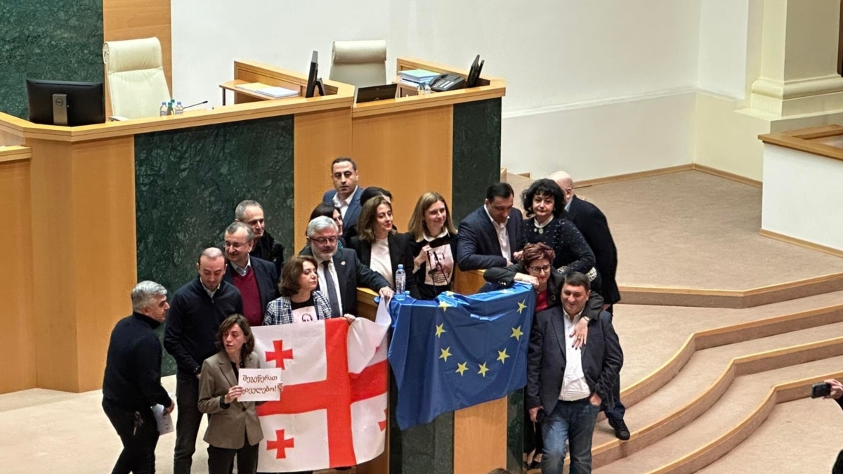 Парламентът на Грузия отхвърли закона за "чуждестранните агенти" след бурни протести 2 https://netnews.bg/wp-content/uploads/2023/03/d0bfd0b0d180d0bbd0b0d0bcd0b5d0bdd182d18ad182-d0bdd0b0-d0b3d180d183d0b7d0b8d18f-d0bed182d185d0b2d18ad180d0bbd0b8-d0b7d0b0d0bad0bed0bd-2.jpg d0bfd0b0d180d0bbd0b0d0bcd0b5d0bdd182d18ad182 d0bdd0b0 d0b3d180d183d0b7d0b8d18f d0bed182d185d0b2d18ad180d0bbd0b8 d0b7d0b0d0bad0bed0bd 1 https://netnews.bg/wp-content/uploads/2023/03/d0bfd0b0d180d0bbd0b0d0bcd0b5d0bdd182d18ad182-d0bdd0b0-d0b3d180d183d0b7d0b8d18f-d0bed182d185d0b2d18ad180d0bbd0b8-d0b7d0b0d0bad0bed0bd-2.jpg