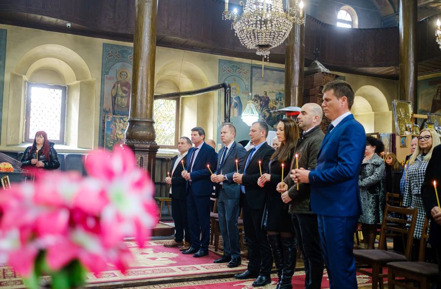 Кандидатите на ГЕРБ-СДС в Ямболско: „За Стабилна България Отново” 4 https://netnews.bg/wp-content/uploads/2023/03/кандидати-ГЕРБ-СДС-Ямбол-откриване-кампания-1.jpg кандидати ГЕРБ СДС Ямбол откриване кампания 3 1 https://netnews.bg/wp-content/uploads/2023/03/кандидати-ГЕРБ-СДС-Ямбол-откриване-кампания-1.jpg