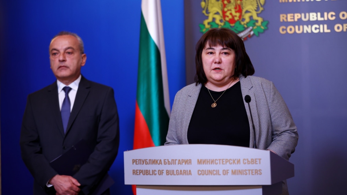 Служебният кабинет предлага проектобюджет с 6,4% дефицит и нов дълг от 13,7 млрд. лева 2 https://netnews.bg/wp-content/uploads/2023/04/d181d0bbd183d0b6d0b5d0b1d0bdd0b8d18fd182-d0bad0b0d0b1d0b8d0bdd0b5d182-d0bfd180d0b5d0b4d0bbd0b0d0b3d0b0-d0bfd180d0bed0b5d0bad182d0be-2.jpg d181d0bbd183d0b6d0b5d0b1d0bdd0b8d18fd182 d0bad0b0d0b1d0b8d0bdd0b5d182 d0bfd180d0b5d0b4d0bbd0b0d0b3d0b0 d0bfd180d0bed0b5d0bad182d0be 1 https://netnews.bg/wp-content/uploads/2023/04/d181d0bbd183d0b6d0b5d0b1d0bdd0b8d18fd182-d0bad0b0d0b1d0b8d0bdd0b5d182-d0bfd180d0b5d0b4d0bbd0b0d0b3d0b0-d0bfd180d0bed0b5d0bad182d0be-2.jpg
