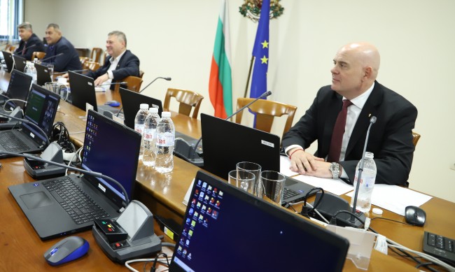 Гешев пред ВСС: В последните 3 години почти не съм бил в ресторант 1 https://netnews.bg/wp-content/uploads/2023/05/d0b3d0b5d188d0b5d0b2-d0bfd180d0b5d0b4-d0b2d181d181-d0b2-d0bfd0bed181d0bbd0b5d0b4d0bdd0b8d182d0b5-3-d0b3d0bed0b4d0b8d0bdd0b8-d0bfd0be.jpg d0b3d0b5d188d0b5d0b2 d0bfd180d0b5d0b4 d0b2d181d181 d0b2 d0bfd0bed181d0bbd0b5d0b4d0bdd0b8d182d0b5 3 d0b3d0bed0b4d0b8d0bdd0b8 d0bfd0be https://netnews.bg/wp-content/uploads/2023/05/d0b3d0b5d188d0b5d0b2-d0bfd180d0b5d0b4-d0b2d181d181-d0b2-d0bfd0bed181d0bbd0b5d0b4d0bdd0b8d182d0b5-3-d0b3d0bed0b4d0b8d0bdd0b8-d0bfd0be.jpg