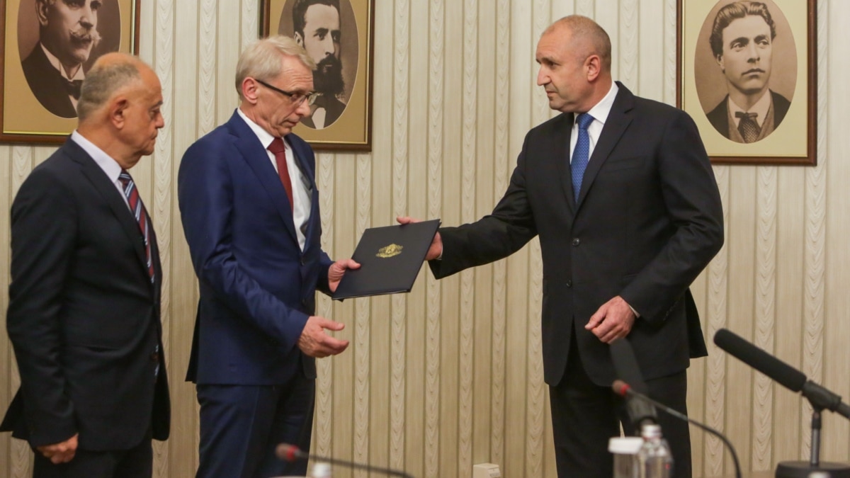 "Дискредитиран е". Радев призова Денков да не реализира втория мандат 1 https://netnews.bg/wp-content/uploads/2023/05/d0b4d0b8d181d0bad180d0b5d0b4d0b8d182d0b8d180d0b0d0bd-d0b5-d180d0b0d0b4d0b5d0b2-d0bfd180d0b8d0b7d0bed0b2d0b0-d0b4d0b5d0bdd0bad0bed0b2-2.jpg d0b4d0b8d181d0bad180d0b5d0b4d0b8d182d0b8d180d0b0d0bd d0b5 d180d0b0d0b4d0b5d0b2 d0bfd180d0b8d0b7d0bed0b2d0b0 d0b4d0b5d0bdd0bad0bed0b2 2 https://netnews.bg/wp-content/uploads/2023/05/d0b4d0b8d181d0bad180d0b5d0b4d0b8d182d0b8d180d0b0d0bd-d0b5-d180d0b0d0b4d0b5d0b2-d0bfd180d0b8d0b7d0bed0b2d0b0-d0b4d0b5d0bdd0bad0bed0b2-2.jpg