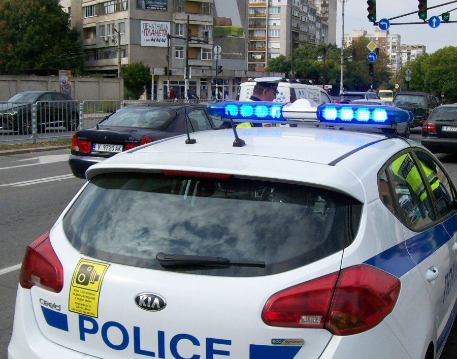 полицейска кола в Ямбол