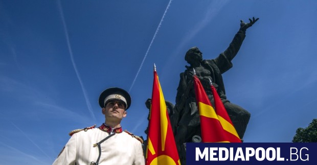 "Има противоречиви информации". Скопие призова за сдържаност около побоя над Кадриески 2 https://netnews.bg/wp-content/uploads/2023/06/d0b8d0bcd0b0-d0bfd180d0bed182d0b8d0b2d0bed180d0b5d187d0b8d0b2d0b8-d0b8d0bdd184d0bed180d0bcd0b0d186d0b8d0b8-d181d0bad0bed0bfd0b8d0b5.jpg d0b8d0bcd0b0 d0bfd180d0bed182d0b8d0b2d0bed180d0b5d187d0b8d0b2d0b8 d0b8d0bdd184d0bed180d0bcd0b0d186d0b8d0b8 d181d0bad0bed0bfd0b8d0b5 https://netnews.bg/wp-content/uploads/2023/06/d0b8d0bcd0b0-d0bfd180d0bed182d0b8d0b2d0bed180d0b5d187d0b8d0b2d0b8-d0b8d0bdd184d0bed180d0bcd0b0d186d0b8d0b8-d181d0bad0bed0bfd0b8d0b5.jpg