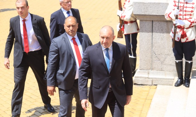 Радев скочи: ГЕРБ и ПП-ДБ предадоха избирателите си, те са с ампутирано достойнство 4 https://netnews.bg/wp-content/uploads/2023/06/d180d0b0d0b4d0b5d0b2-d181d0bad0bed187d0b8-d0b3d0b5d180d0b1-d0b8-d0bfd0bf-d0b4d0b1-d0bfd180d0b5d0b4d0b0d0b4d0bed185d0b0-d0b8d0b7d0b1d0b8.jpg d180d0b0d0b4d0b5d0b2 d181d0bad0bed187d0b8 d0b3d0b5d180d0b1 d0b8 d0bfd0bf d0b4d0b1 d0bfd180d0b5d0b4d0b0d0b4d0bed185d0b0 d0b8d0b7d0b1d0b8 https://netnews.bg/wp-content/uploads/2023/06/d180d0b0d0b4d0b5d0b2-d181d0bad0bed187d0b8-d0b3d0b5d180d0b1-d0b8-d0bfd0bf-d0b4d0b1-d0bfd180d0b5d0b4d0b0d0b4d0bed185d0b0-d0b8d0b7d0b1d0b8.jpg