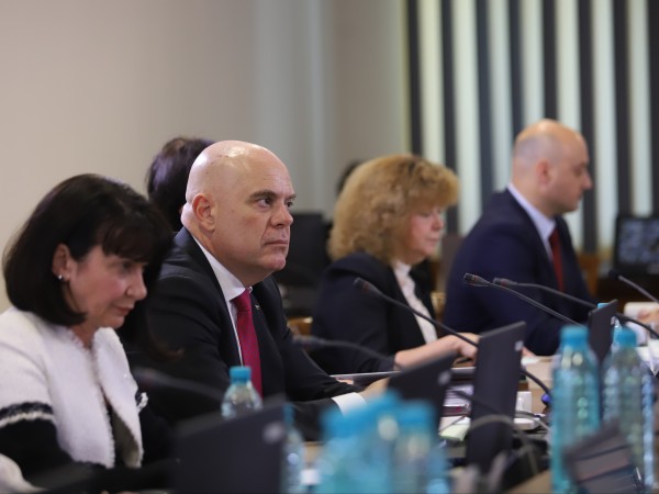 След 13-часово заседание: ВСС ще нищи освобождаването на Гешев на 12 юни 6 https://netnews.bg/wp-content/uploads/2023/06/d181d0bbd0b5d0b4-13-d187d0b0d181d0bed0b2d0be-d0b7d0b0d181d0b5d0b4d0b0d0bdd0b8d0b5-d0b2d181d181-d189d0b5-d0bdd0b8d189d0b8-d0bed181d0b2.jpg d181d0bbd0b5d0b4 13 d187d0b0d181d0bed0b2d0be d0b7d0b0d181d0b5d0b4d0b0d0bdd0b8d0b5 d0b2d181d181 d189d0b5 d0bdd0b8d189d0b8 d0bed181d0b2 https://netnews.bg/wp-content/uploads/2023/06/d181d0bbd0b5d0b4-13-d187d0b0d181d0bed0b2d0be-d0b7d0b0d181d0b5d0b4d0b0d0bdd0b8d0b5-d0b2d181d181-d189d0b5-d0bdd0b8d189d0b8-d0bed181d0b2.jpg