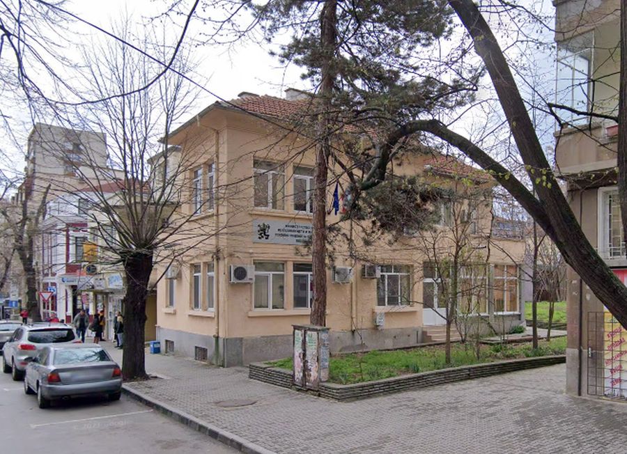 сграда руо ямбол https://netnews.bg/wp-content/uploads/2023/07/Бюро-по-труда-ямбол-2-2.jpg