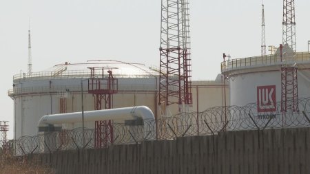 Кабинетът чака от "Нефтохим" график за преход към неруски петрол 1 https://netnews.bg/wp-content/uploads/2023/09/d0bad0b0d0b1d0b8d0bdd0b5d182d18ad182-d187d0b0d0bad0b0-d0bed182-d0bdd0b5d184d182d0bed185d0b8d0bc-d0b3d180d0b0d184d0b8d0ba-d0b7d0b0-d0bf.jpg d0bad0b0d0b1d0b8d0bdd0b5d182d18ad182 d187d0b0d0bad0b0 d0bed182 d0bdd0b5d184d182d0bed185d0b8d0bc d0b3d180d0b0d184d0b8d0ba d0b7d0b0 d0bf https://netnews.bg/wp-content/uploads/2023/09/d0bad0b0d0b1d0b8d0bdd0b5d182d18ad182-d187d0b0d0bad0b0-d0bed182-d0bdd0b5d184d182d0bed185d0b8d0bc-d0b3d180d0b0d184d0b8d0ba-d0b7d0b0-d0bf.jpg
