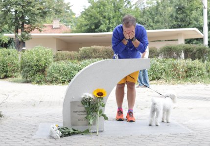 Откриха чешма в София в памет на Милен Цветков 1 https://netnews.bg/wp-content/uploads/2023/09/d0bed182d0bad180d0b8d185d0b0-d187d0b5d188d0bcd0b0-d0b2-d181d0bed184d0b8d18f-d0b2-d0bfd0b0d0bcd0b5d182-d0bdd0b0-d0bcd0b8d0bbd0b5d0bd-d186-3.jpg d0bed182d0bad180d0b8d185d0b0 d187d0b5d188d0bcd0b0 d0b2 d181d0bed184d0b8d18f d0b2 d0bfd0b0d0bcd0b5d182 d0bdd0b0 d0bcd0b8d0bbd0b5d0bd d186 3 https://netnews.bg/wp-content/uploads/2023/09/d0bed182d0bad180d0b8d185d0b0-d187d0b5d188d0bcd0b0-d0b2-d181d0bed184d0b8d18f-d0b2-d0bfd0b0d0bcd0b5d182-d0bdd0b0-d0bcd0b8d0bbd0b5d0bd-d186-3.jpg