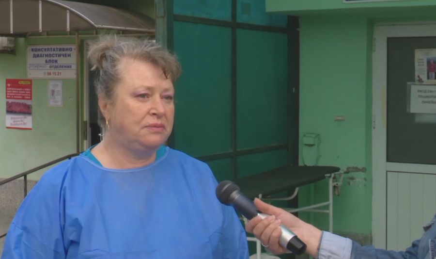 д р Влахова Ямбол пред спешното отделение https://netnews.bg/wp-content/uploads/2023/09/колаж-кандидати-БСП-Ямбол-д-р-Влахова-д-р-Р-Георгиев.jpg
