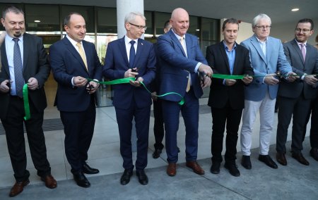 Пловдив с амбиция да стане иновативна долина за биотехнологии 7 https://netnews.bg/wp-content/uploads/2023/10/d0bfd0bbd0bed0b2d0b4d0b8d0b2-d181-d0b0d0bcd0b1d0b8d186d0b8d18f-d0b4d0b0-d181d182d0b0d0bdd0b5-d0b8d0bdd0bed0b2d0b0d182d0b8d0b2d0bdd0b0-2.jpg d0bfd0bbd0bed0b2d0b4d0b8d0b2 d181 d0b0d0bcd0b1d0b8d186d0b8d18f d0b4d0b0 d181d182d0b0d0bdd0b5 d0b8d0bdd0bed0b2d0b0d182d0b8d0b2d0bdd0b0 2 https://netnews.bg/wp-content/uploads/2023/10/d0bfd0bbd0bed0b2d0b4d0b8d0b2-d181-d0b0d0bcd0b1d0b8d186d0b8d18f-d0b4d0b0-d181d182d0b0d0bdd0b5-d0b8d0bdd0bed0b2d0b0d182d0b8d0b2d0bdd0b0-2.jpg