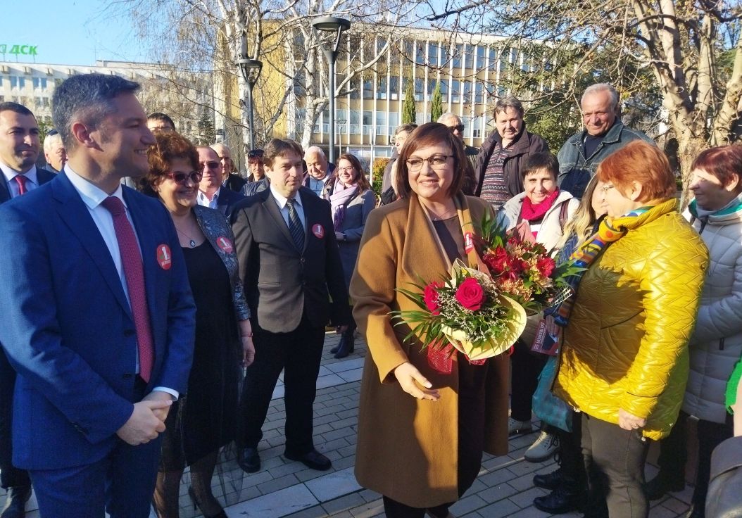 КОРНЕЛИЯ НИНОВА В ЯМБОЛ