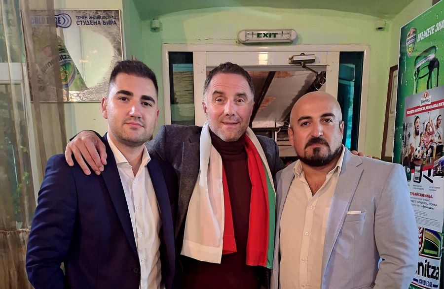 Атанас Киров продължава с нов мандат в Стралджа 4 https://netnews.bg/wp-content/uploads/2023/10/Стралджа-кмет-Атанас-Киров-и-екип-преизбран-1.jpg Атанас Киров и двамата му заместник-кметове продължават в нов мандат