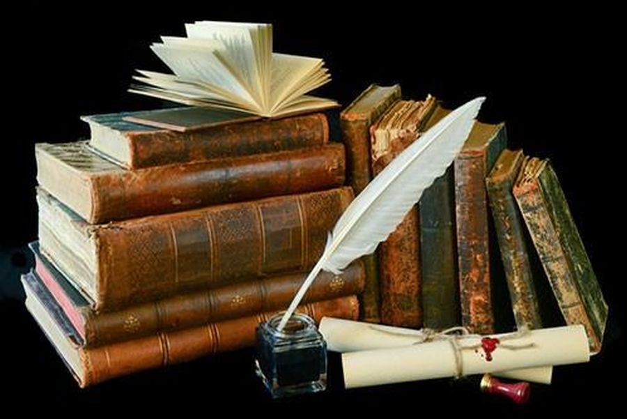 стари книги и перо - визуализация за конкурс на РИМ Ямбол