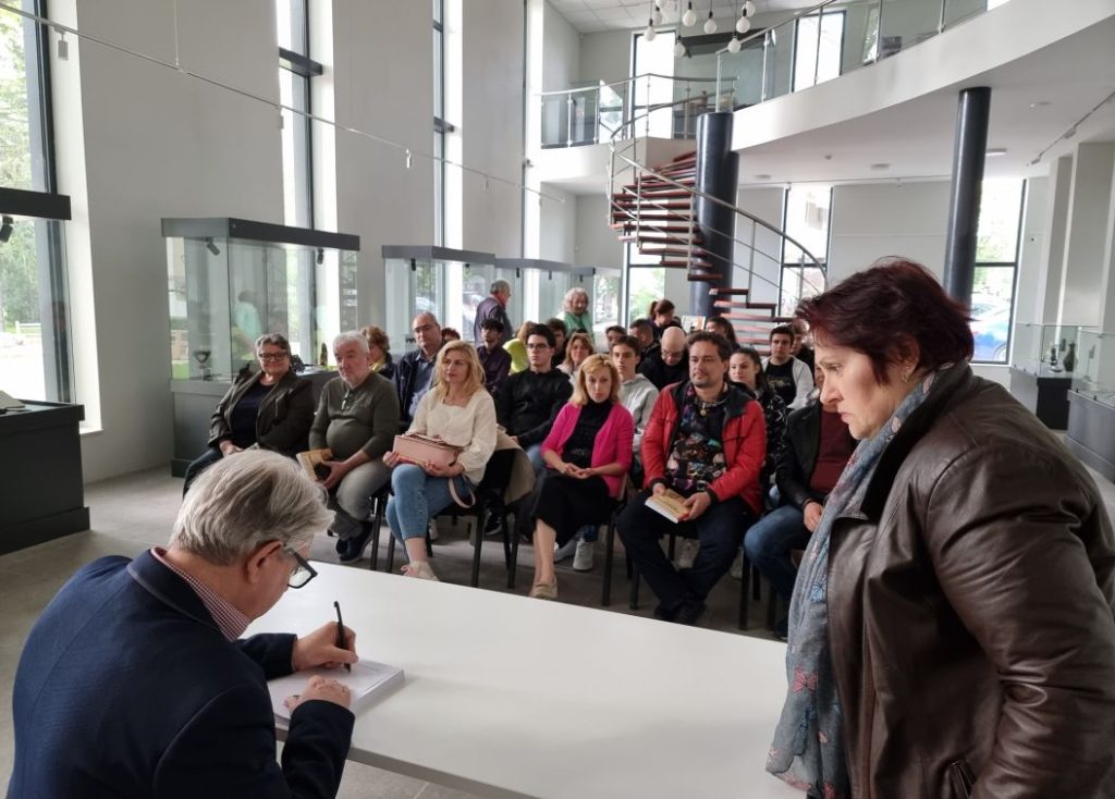 kniga bivshi hora predstavyane v yambol 5 https://netnews.bg/wp-content/uploads/2024/05/kniga-bivshi-hora-predstavyane-v-yambol-1.jpg