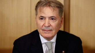sluzhebnata vlast izlozhi sporni motivi za otmenenite naznacheniya na targovski atasheta 2 https://netnews.bg/wp-content/uploads/2024/05/sluzhebnata-vlast-izlozhi-sporni-motivi-za-otmenenite-naznacheniya-na-targovski-atasheta-2.jpg