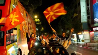 vmro dpmne se nuzhdae samo ot osthe 3 glasa za da formira upravlenie v severna makedoniya 2 https://netnews.bg/wp-content/uploads/2024/05/vmro-dpmne-se-nuzhdae-samo-ot-osthe-3-glasa-za-da-formira-upravlenie-v-severna-makedoniya-2.jpg