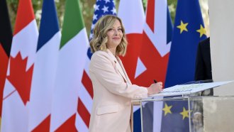 Премиерът на Италия Джорджа Мелони се премести в нов дом за 1 млн. евро 1 https://netnews.bg/wp-content/uploads/2024/06/premierat-na-italiya-dzhordzha-meloni-se-premesti-v-nov-dom-za-1-mln-evro.jpg premierat na italiya dzhordzha meloni se premesti v nov dom za 1 mln evro https://netnews.bg/wp-content/uploads/2024/06/premierat-na-italiya-dzhordzha-meloni-se-premesti-v-nov-dom-za-1-mln-evro.jpg