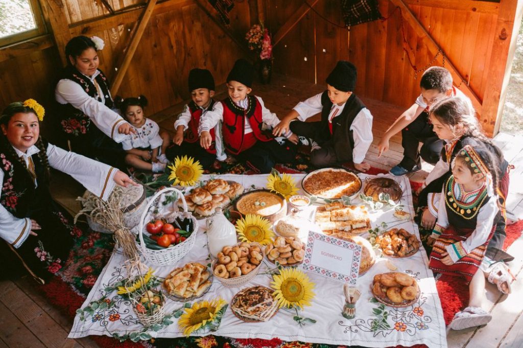 praznik nosiya i tradiczii obsthina tundzha oblast yambol 1 https://netnews.bg/wp-content/uploads/2024/07/praznik-nosiya-i-tradiczii-obsthina-tundzha-oblast-yambol-2.jpg