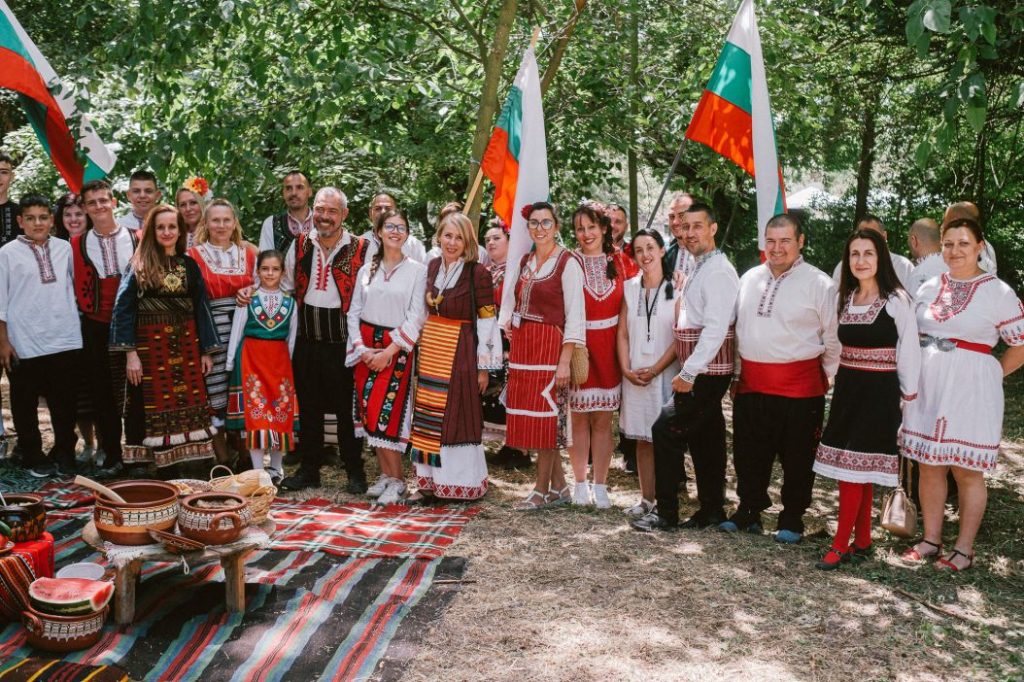 praznik nosiya i tradiczii obsthina tundzha oblast yambol 2 https://netnews.bg/wp-content/uploads/2024/07/praznik-nosiya-i-tradiczii-obsthina-tundzha-oblast-yambol-2.jpg
