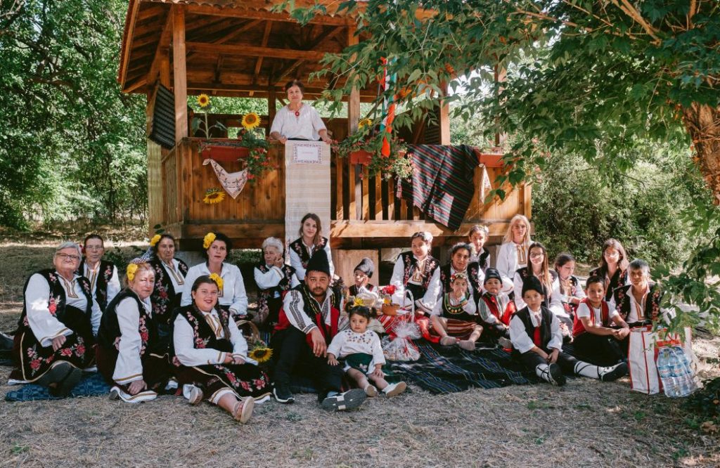 praznik nosiya i tradiczii obsthina tundzha oblast yambol 4 https://netnews.bg/wp-content/uploads/2024/07/praznik-nosiya-i-tradiczii-obsthina-tundzha-oblast-yambol-2.jpg