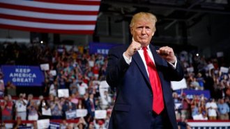 donald tramp planira sobstvena platforma za kriptovaluti 2 https://netnews.bg/wp-content/uploads/2024/08/donald-tramp-planira-sobstvena-platforma-za-kriptovaluti-2.jpg