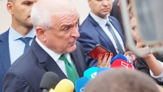 Главчев отново е готов да бъде премиер и не вижда законови пречки (обновена) 6 https://netnews.bg/wp-content/uploads/2024/08/glavchev-otnovo-e-gotov-da-bade-premier-i-ne-vizhda-zakonovi-prechki-obnovena-2.jpg glavchev otnovo e gotov da bade premier i ne vizhda zakonovi prechki obnovena 2 https://netnews.bg/wp-content/uploads/2024/08/glavchev-otnovo-e-gotov-da-bade-premier-i-ne-vizhda-zakonovi-prechki-obnovena-2.jpg
