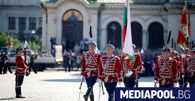 naj niskata zaplata v armiyata stava 2300 leva kolko sthe vzimat generalite https://netnews.bg/wp-content/uploads/2024/09/naj-niskata-zaplata-v-armiyata-stava-2300-leva-kolko-sthe-vzimat-generalite-2.jpg