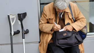 zapochna izplasthaneto na pensiite za septemvri https://netnews.bg/wp-content/uploads/2024/09/zapochna-izplasthaneto-na-pensiite-za-septemvri.jpg