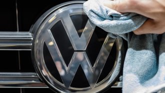 folksvagen smyata da pusne do 2027 g osem elektromobila na dostapni czeni 2 https://netnews.bg/wp-content/uploads/2024/10/folksvagen-smyata-da-pusne-do-2027-g-osem-elektromobila-na-dostapni-czeni-2.jpg