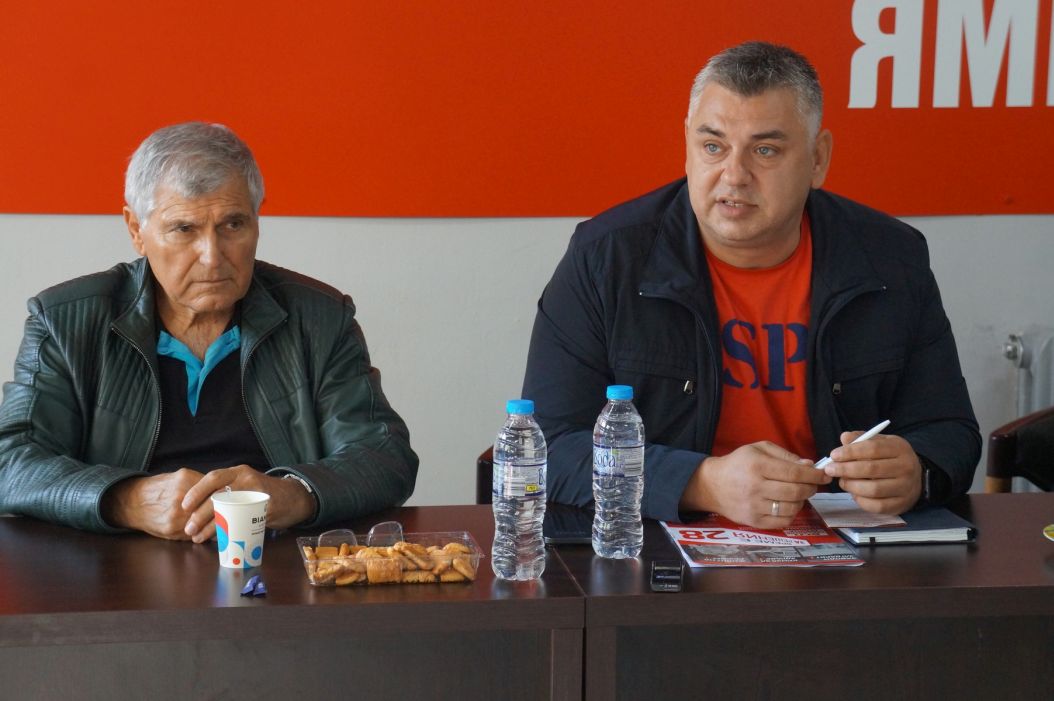 Красимир Йорданов: „БСП – Обединена левица“ предлага решения за развитието на област Ямбол 1 https://netnews.bg/wp-content/uploads/2024/10/krasimir-jordanov-kandidat-deputat-srestha-yambol-1.jpg Красимир Йорданов и д-р Дончо Тенев кандидати БСП Ямбол по време на среща