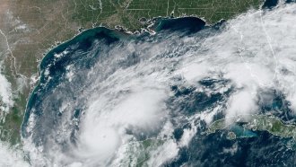 masova evakuacziya vav florida predi nahluvaneto na nov mosthen uragan miltan 2 https://netnews.bg/wp-content/uploads/2024/10/masova-evakuacziya-vav-florida-predi-nahluvaneto-na-nov-mosthen-uragan-miltan-2.jpg