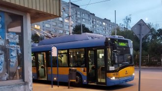 sluzhiteli na transporta v sofiya protestirat za bonusi pri zaplati do 4700 leva 2 https://netnews.bg/wp-content/uploads/2024/10/sluzhiteli-na-transporta-v-sofiya-protestirat-za-bonusi-pri-zaplati-do-4700-leva-2.jpg