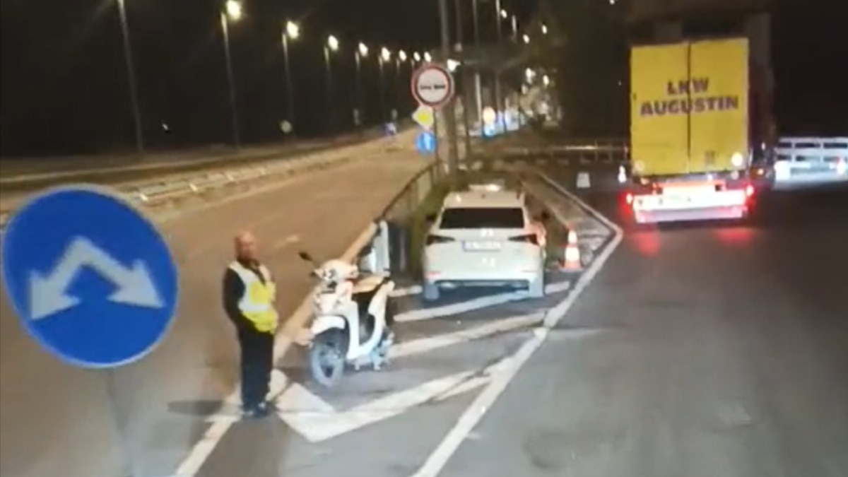 sprya kola pred men sprya motor zastho nyakoj otbiva tiradzhiite kam plateni parkingi na graniczata 2 https://netnews.bg/wp-content/uploads/2024/10/sprya-kola-pred-men-sprya-motor-zastho-nyakoj-otbiva-tiradzhiite-kam-plateni-parkingi-na-graniczata-2.jpg