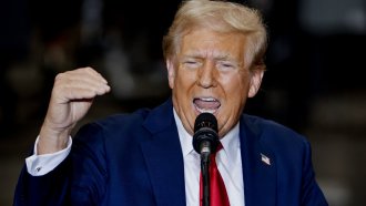 vaorazhen mazh beshe zadarzhan blizo do predizboren miting na donald tramp v kaliforniya 2 https://netnews.bg/wp-content/uploads/2024/10/vaorazhen-mazh-beshe-zadarzhan-blizo-do-predizboren-miting-na-donald-tramp-v-kaliforniya-2.jpg