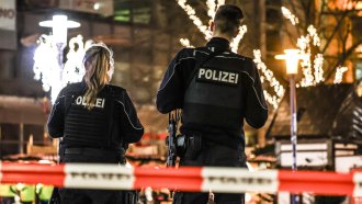 germanskata policziya se svarzala sas zapodozreniya nyakolko sedmiczi predi atakata na koleden bazar v magdeburg 2 https://netnews.bg/wp-content/uploads/2024/12/germanskata-policziya-se-svarzala-sas-zapodozreniya-nyakolko-sedmiczi-predi-atakata-na-koleden-bazar-v-magdeburg-2.jpg