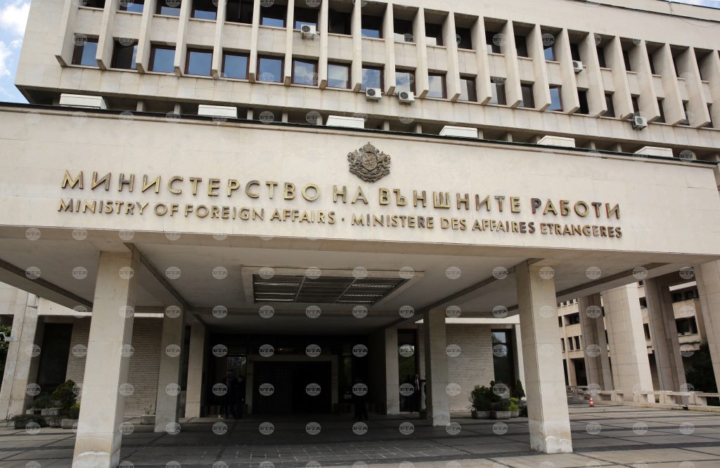 ima zatrudneniya pri preminavaneto na granichnite punktove na harvatiya sas sarbiya i s bosna i herczegovina saobsthiha ot ministerstvoto na vanshnite raboti https://netnews.bg/wp-content/uploads/2024/12/ima-zatrudneniya-pri-preminavaneto-na-granichnite-punktove-na-harvatiya-sas-sarbiya-i-s-bosna-i-herczegovina-saobsthiha-ot-ministerstvoto-na-vanshnite-raboti-scaled.jpg