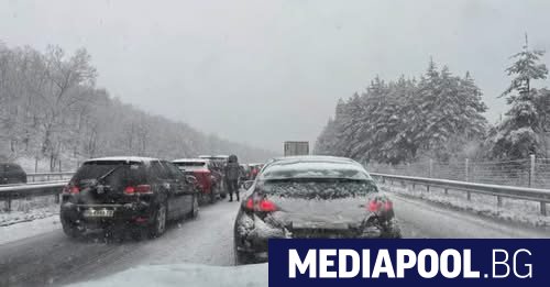 kilometrichno zadrastvane na magistrala trakiya zaradi katastrofa https://netnews.bg/wp-content/uploads/2024/12/kilometrichno-zadrastvane-na-magistrala-trakiya-zaradi-katastrofa-2.jpg